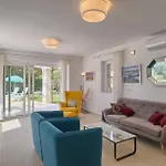 Vakantiehuis Larisa *