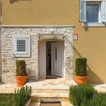 בית נופש Larisa