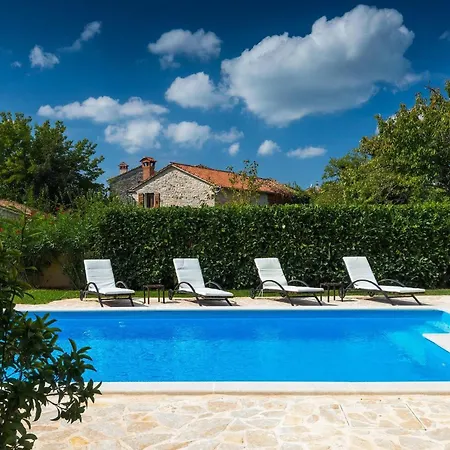 Larisa Holiday home *