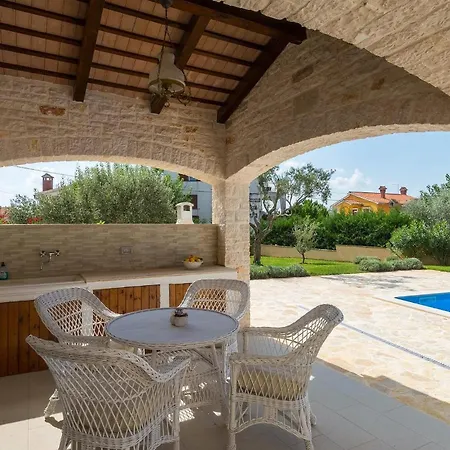 Larisa Holiday home Porec