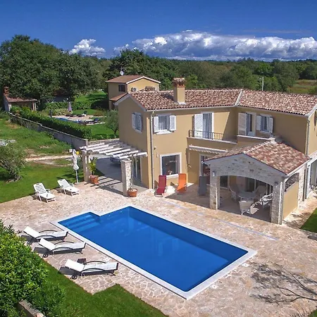 Larisa Holiday home Porec