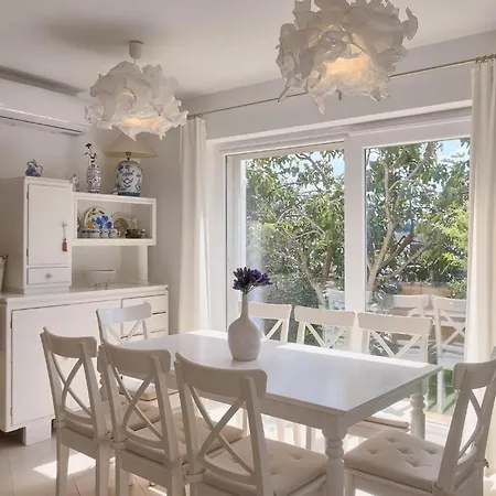 Tatil Evi Larisa